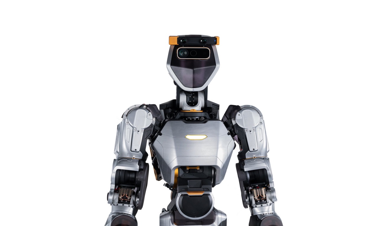 Sanctuary AI Phoenix humanoid robot